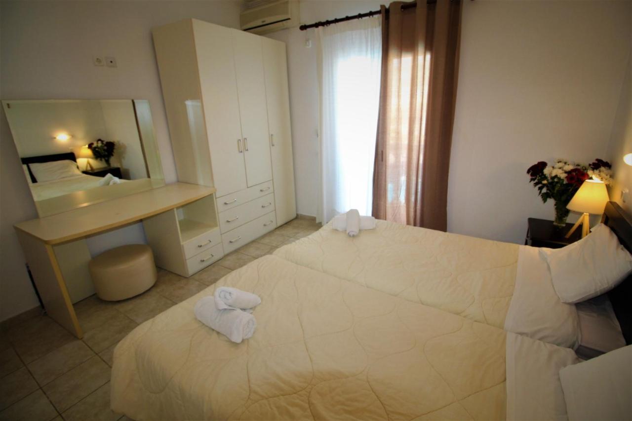 Nikki'S Studios & Apartments Moraḯtika Luaran gambar