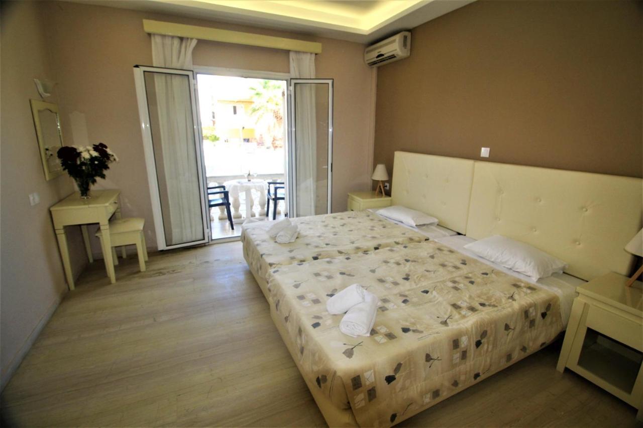 Nikki'S Studios & Apartments Moraḯtika Luaran gambar