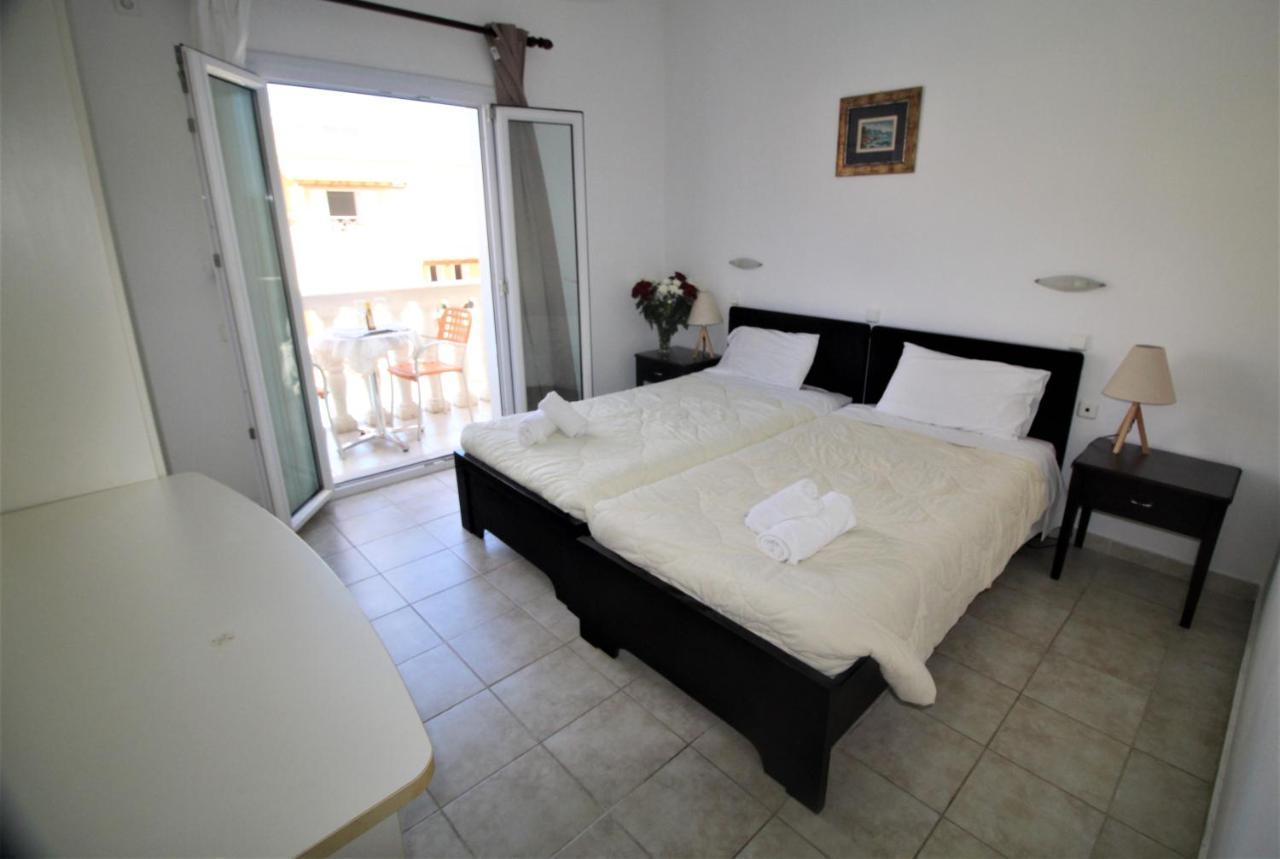 Nikki'S Studios & Apartments Moraḯtika Luaran gambar