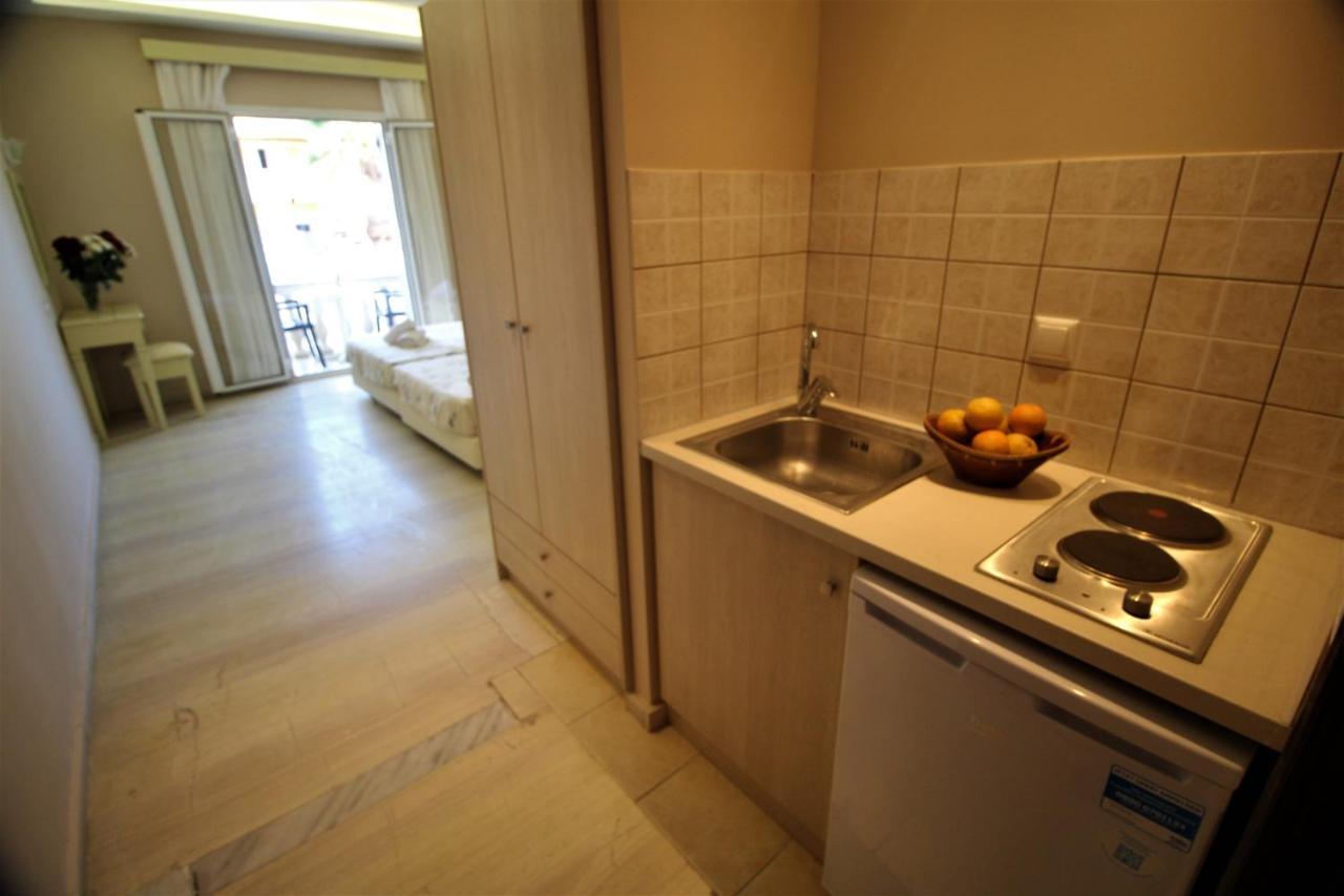 Nikki'S Studios & Apartments Moraḯtika Luaran gambar