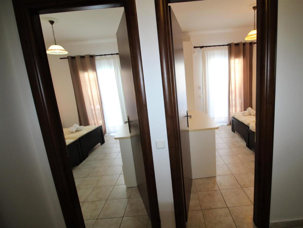 Nikki'S Studios & Apartments Moraḯtika Luaran gambar