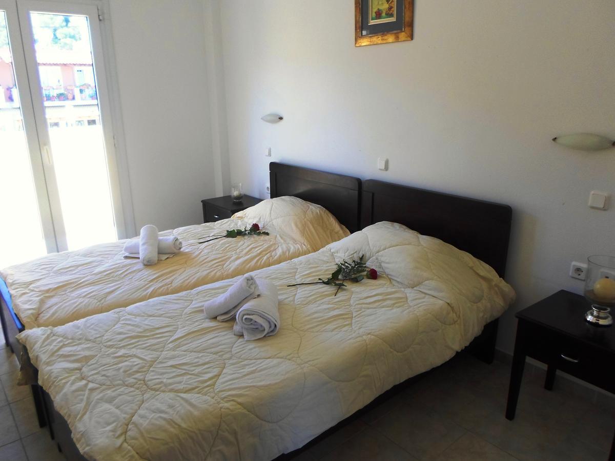 Nikki'S Studios & Apartments Moraḯtika Luaran gambar