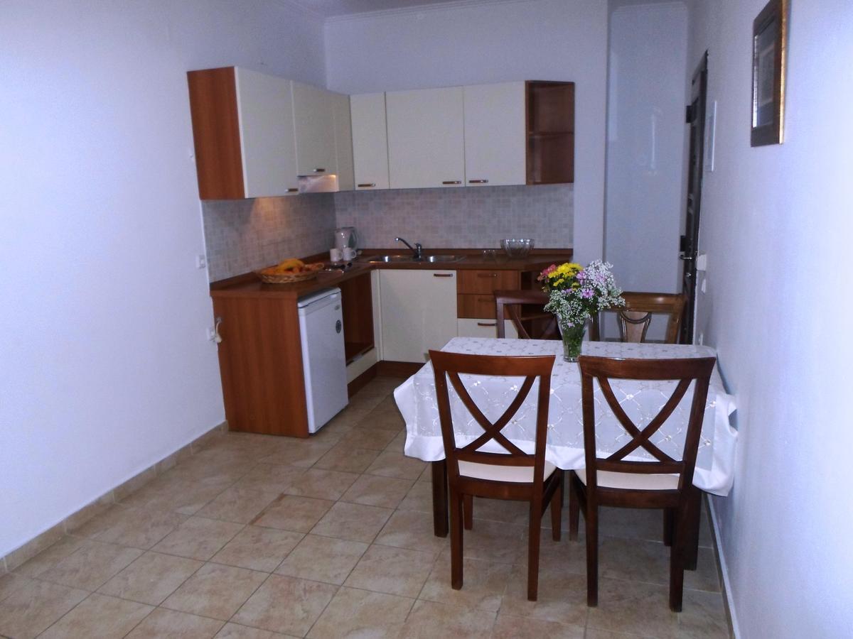 Nikki'S Studios & Apartments Moraḯtika Luaran gambar